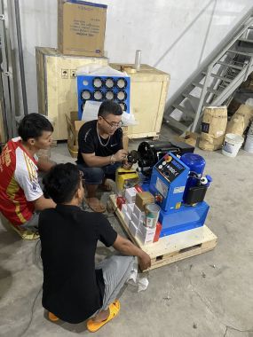Bàn Giao Combo Máy Bấm Ống Thuỷ SamwayP32 Lực Về Long An