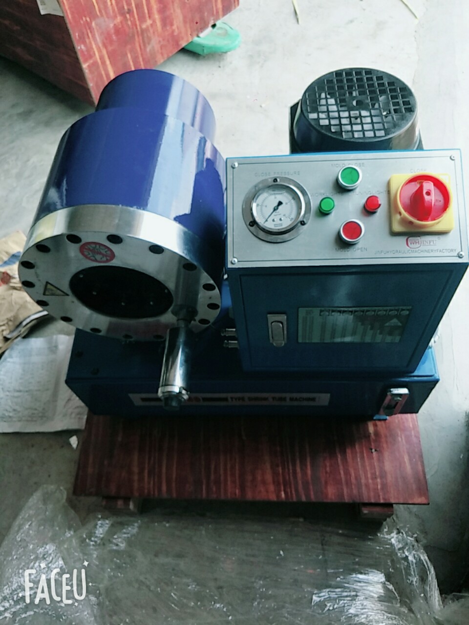 Máy ép ống DX 69