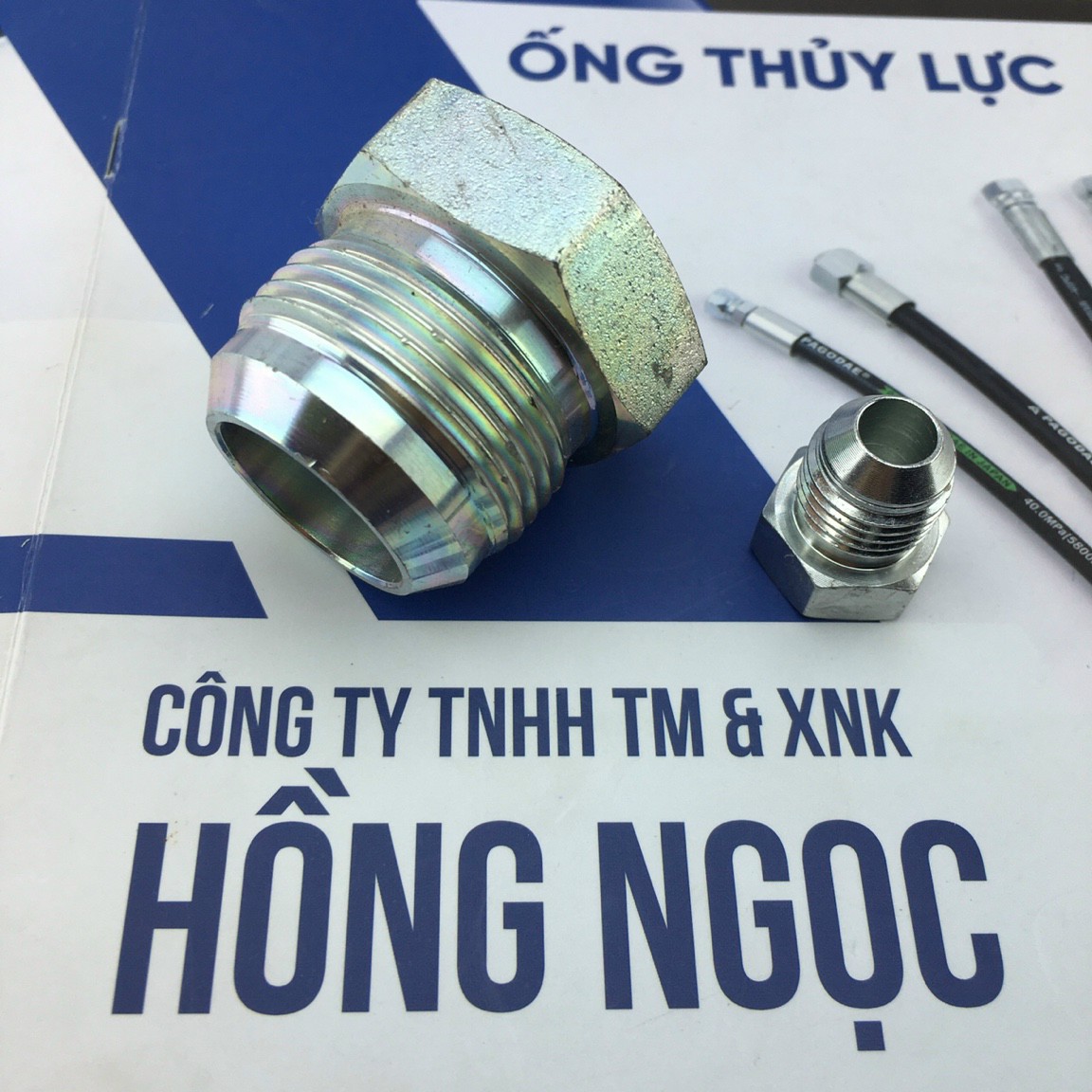 Bịt ren ngoài