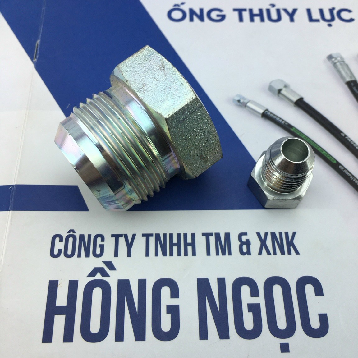 Bịt ren ngoài