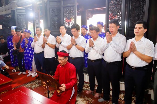 lễ dâng hương khai hội chọi trâu đồ sơn hải phòng năm 2024
