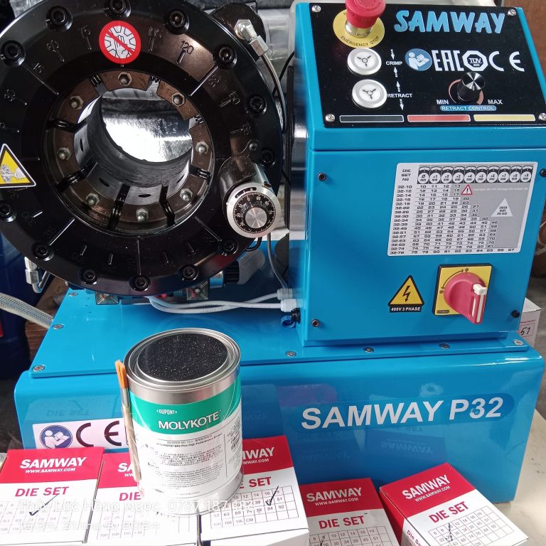 Kiểm tra máy bấm Samway trước khi giao