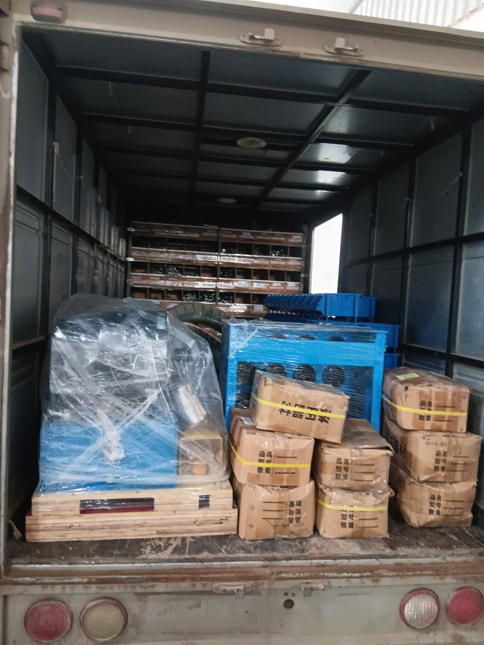 Giao Máy Bấm Ống Thủy Lực Samway P32 về Đắk Nông
