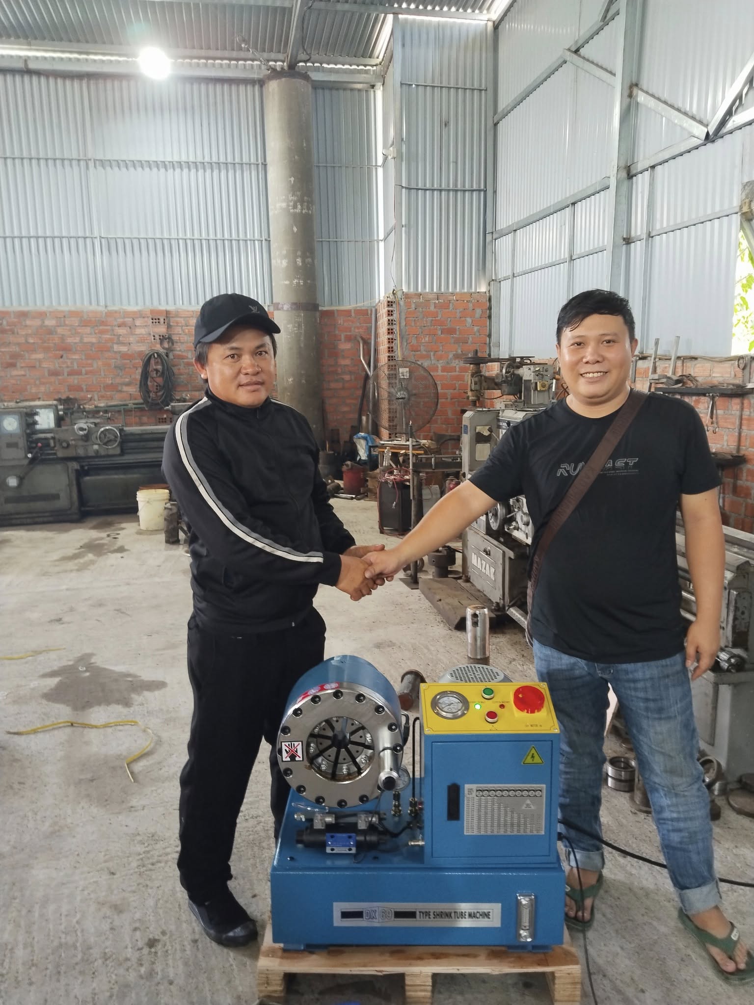 Bàn Giao Máy Bấm Ống Thủy Lực DX69 Về Bình Định