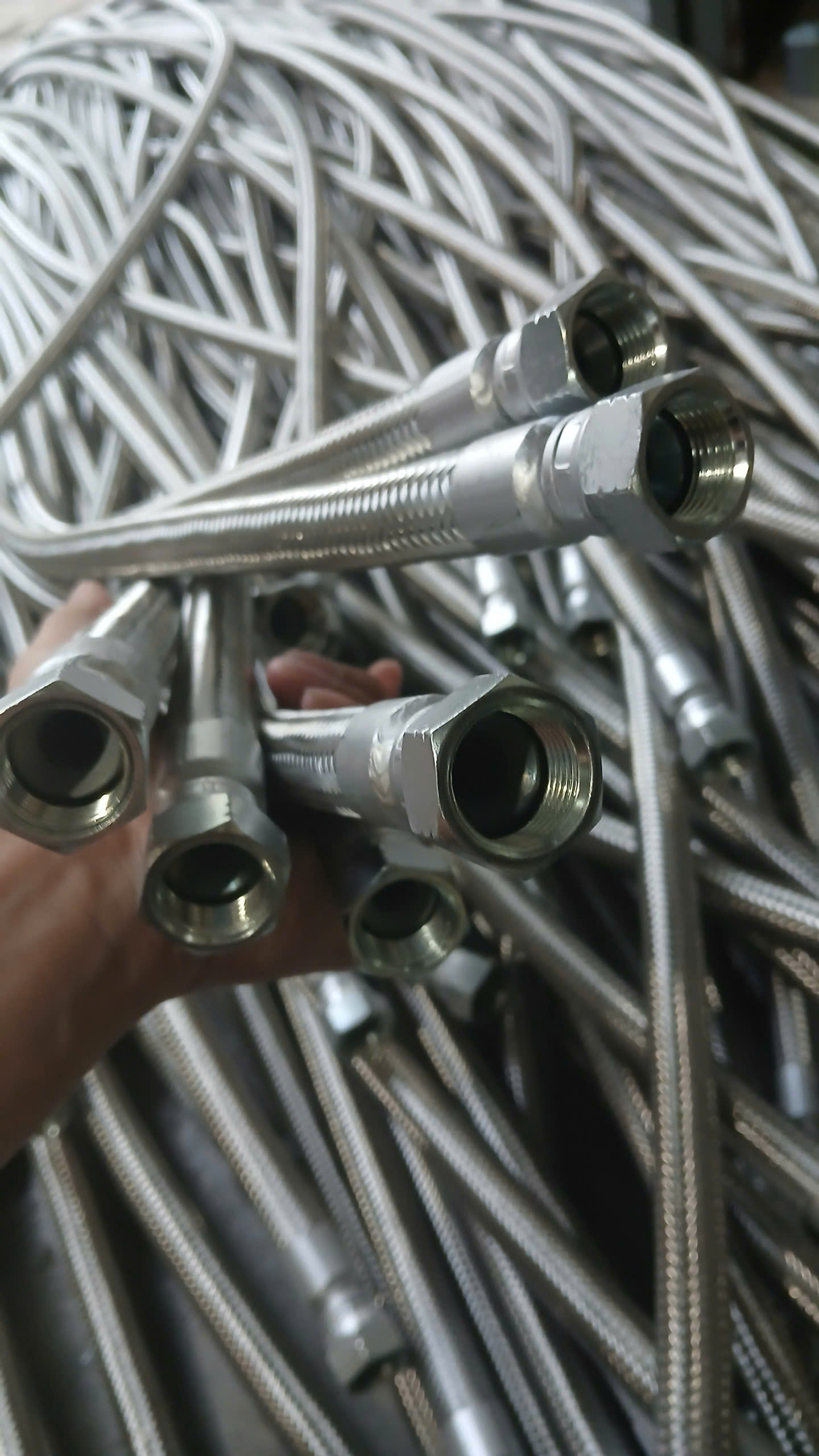 Gia Công Ống Mềm Inox, Ống Ruột Gà Tại Hà Nội