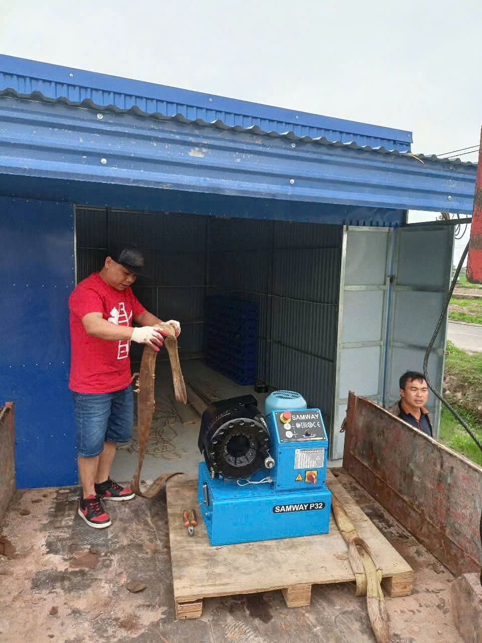 Giao Máy Bấm Ống Thuỷ Lực Về Nam Định